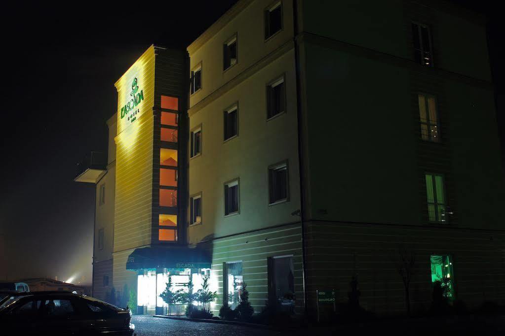L'Ascada Hotel Srem Exterior photo