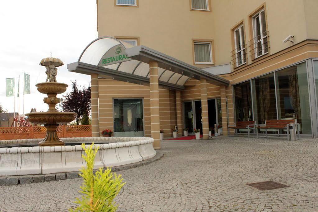 L'Ascada Hotel Srem Exterior photo
